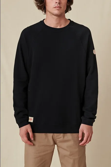 Globe Traveler Crew men's crewneck sweatshirt GB02003000BLK black 