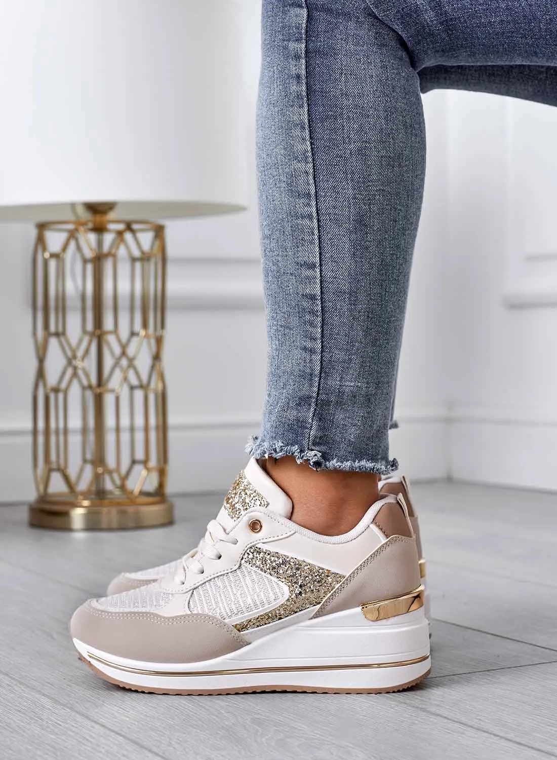 MAGGIE - Sneakers beige con inserti glitter oro