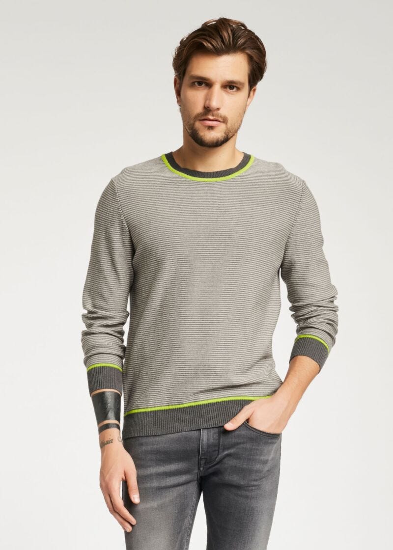 Maglione con intarsi fluo