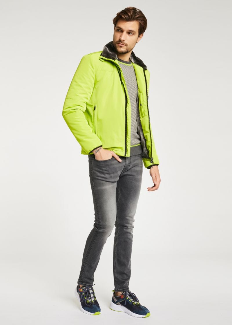 Maglione con intarsi fluo