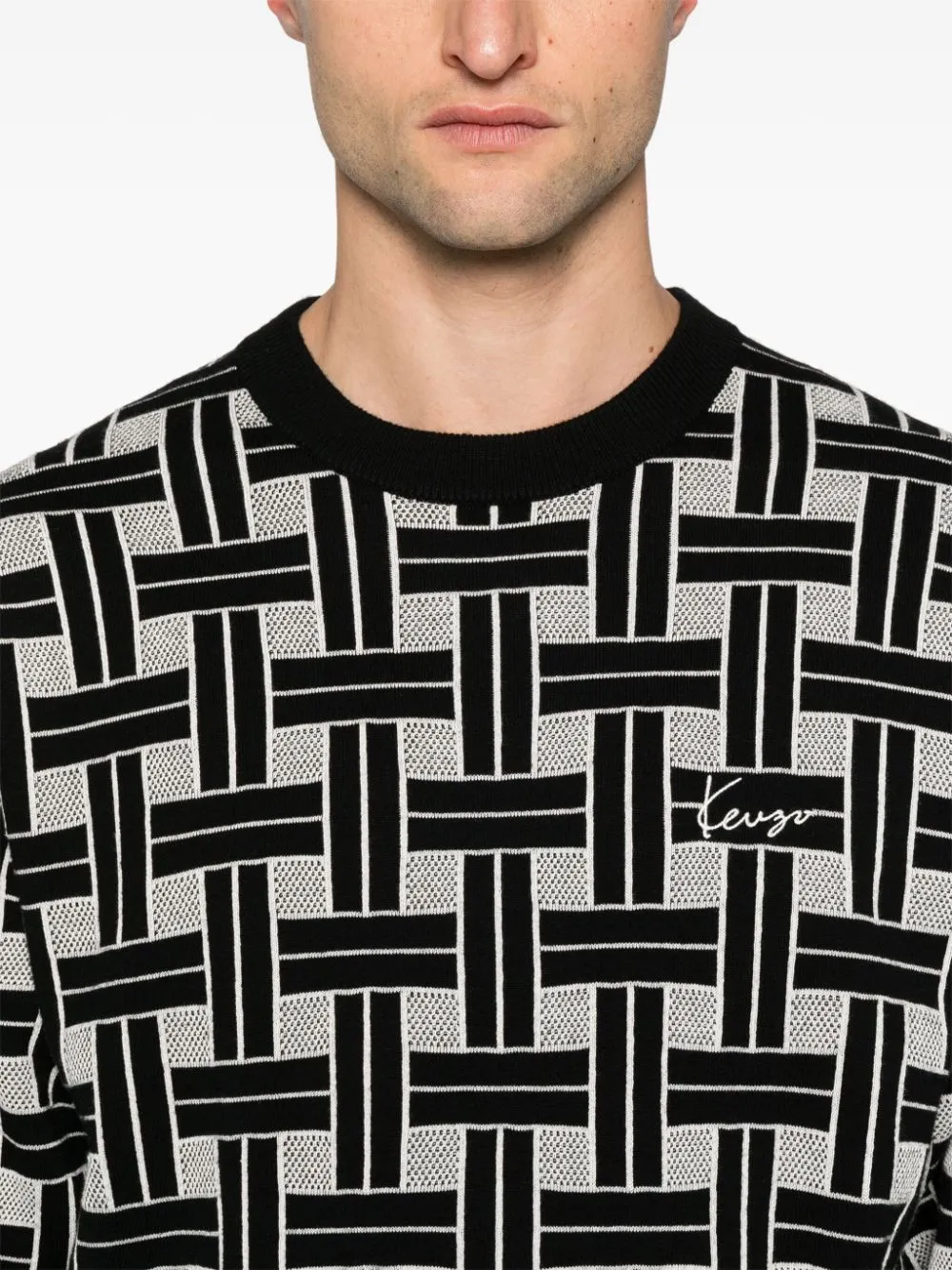 Maglione con motivo jacquard in nero e bianco di Kenzo - uomo