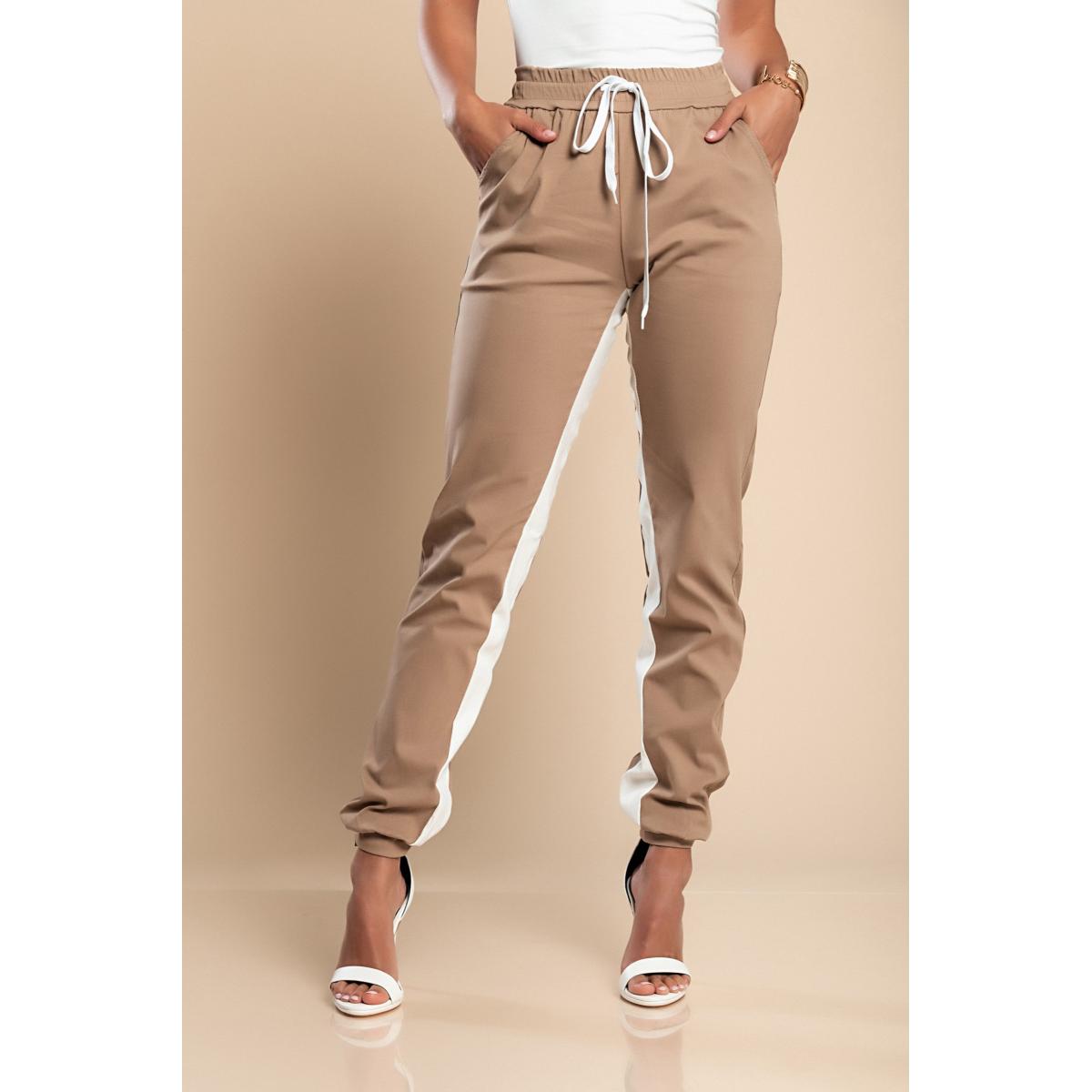 PANTALONE ALLA MODA CON RIGA SUI LATI, ELASTICIZZATE IN VITA  FRIEDA, CACHI